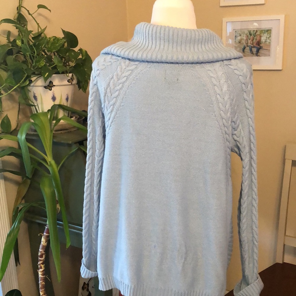Ice blue medium sweater from Soho, New York and Company - Picture 4 of 6